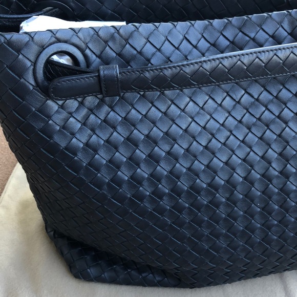 Authentic Bottega Veneta Handbag - Picture 12 of 13